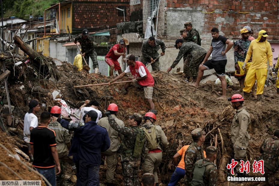 84 человека погибли в результате проливных дождей в бразильском штате Пернамбуку