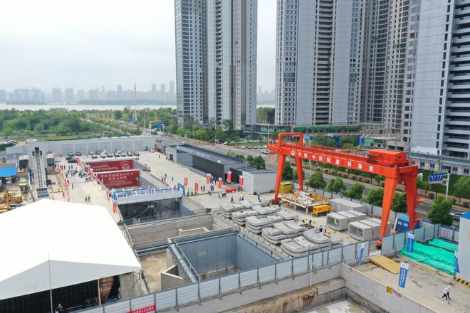 Началась проходка участка строящейся самой длинной в Китае кольцевой линии метро, который будет проходить под рекой Янцзы