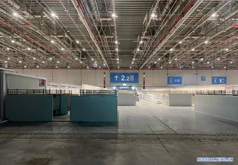 Крупнейшая в Шанхае временная модульная больница для лечения пациентов с COVID-19 закрылась