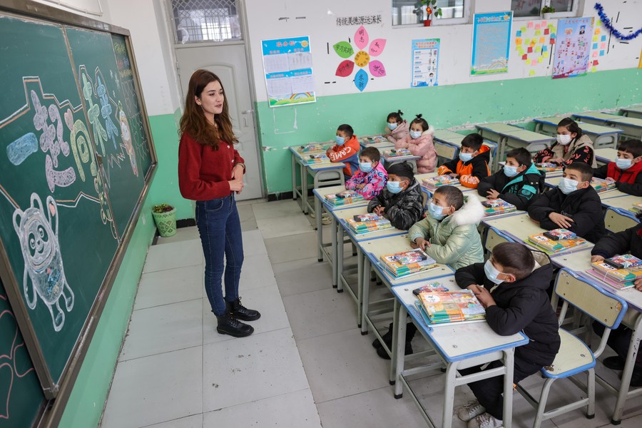 Сбалансированное развитие образования приносит пользу учащимся всех этнических групп в Синьцзяне