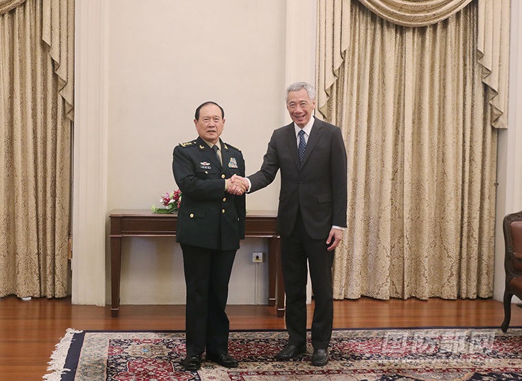 Премьер-министр Сингапура Ли Сянь Лун провел встречу с министром обороны КНР Вэй Фэнхэ
