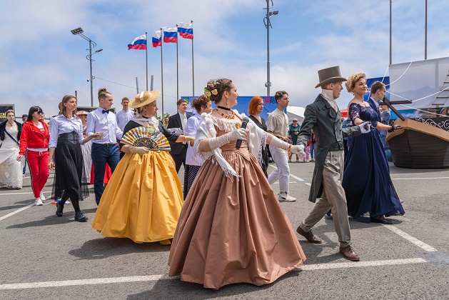 Россияне отпраздновали День России