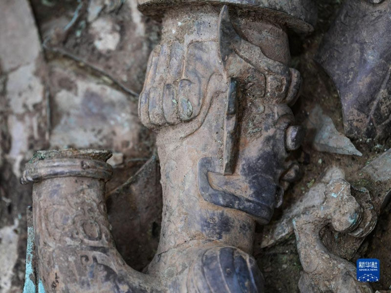 В 6 жертвенных ямах Саньсиндуя было обнаружено почти 13 000 новых культурных реликвий