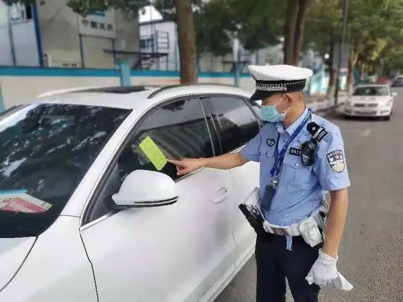 За нарушение правил парковки в нескольких местах Китая наказывают по-новому