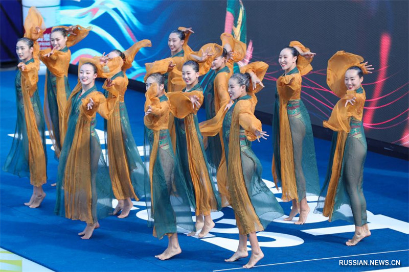 Китайские синхронистки блестяще выступили на показательном шоу в Будапеште