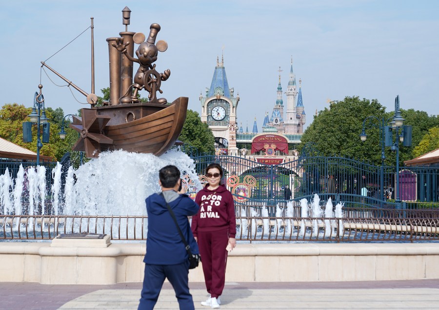 Шанхайский "Диснейленд" вновь откроется для посетителей 30 июня