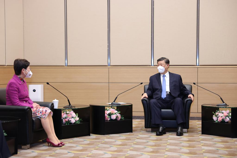 Си Цзиньпин провел встречу с главой администрации САР Сянган Линь-Чжэн Юээ