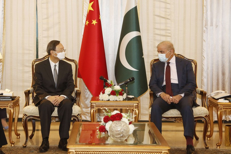 Состоялась встреча премьер-министра Пакистана Ш. Шарифа с Ян Цзечи