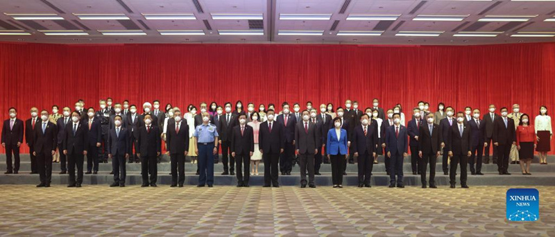 Си Цзиньпин встретился с главой администрации САР Сянган Ли Цзячао