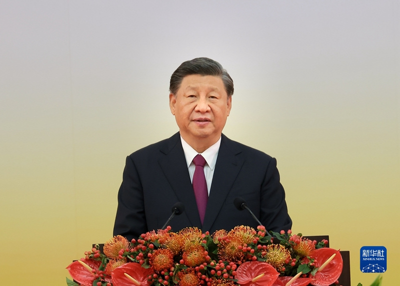 Си Цзиньпин: необходимо придерживаться курса "одно государство - два строя" в долгосрочной перспективе