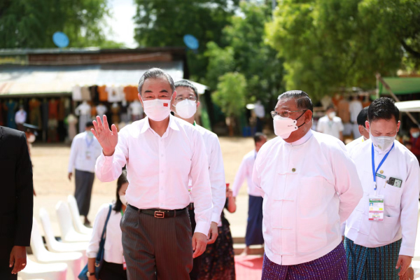 Ван И провел переговоры с главой МИД Мьянмы Вунна Маунг Лвином