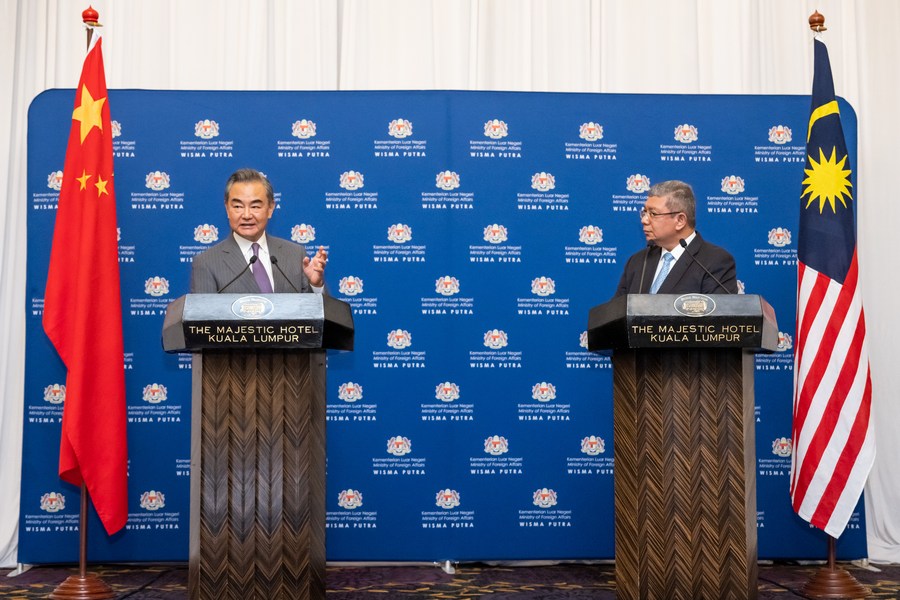 Китай и Малайзия определят новые цели и приоритеты для вывода двусторонних отношений на новую ступень -- Ван И
