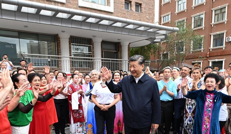 Си Цзиньпин подчеркнул важность работы на уровне общин в ходе инспекционной поездки в Урумчи