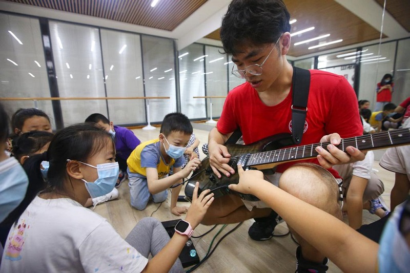 Дети наслаждаются летними каникулами в Китае