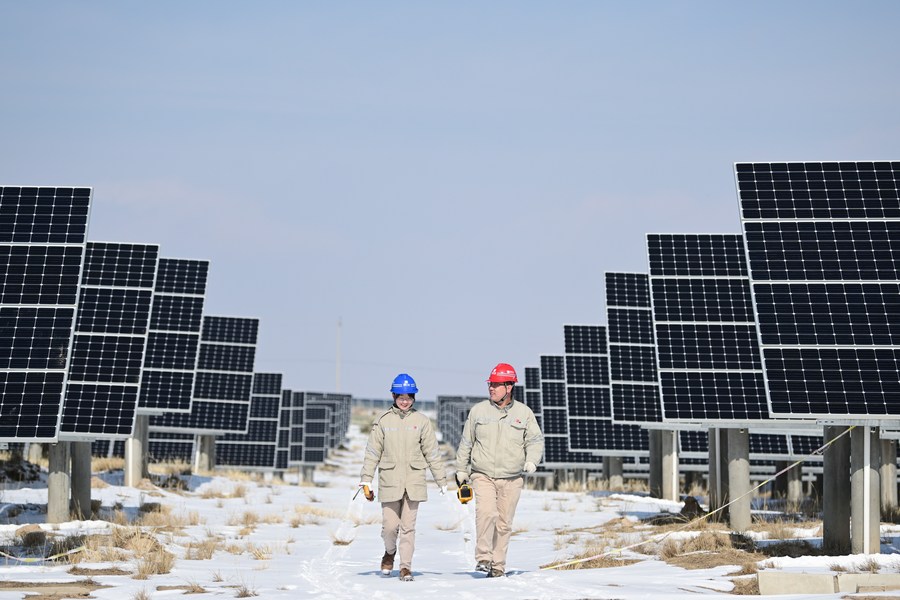 В основных звеньях цепочки фотоэлектрической промышленности Китая отмечен быстрый рост в первом полугодии