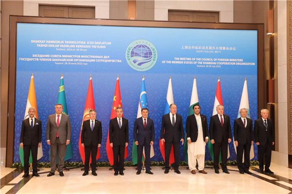 Ван И принял участие в заседании Совета министров иностранных дел ШОС в Ташкенте