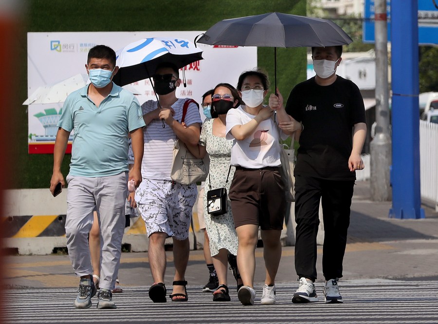 В Китае обновили "желтое" предупреждение в связи с жаркой погодой во многих регионах страны