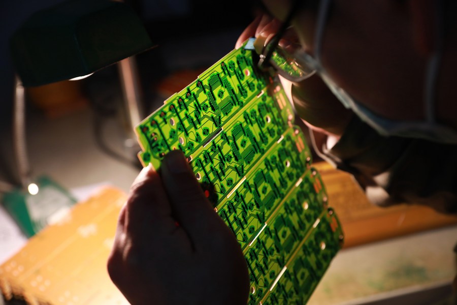 Графен может эффективно извлекать золото из электронных отходов - исследование