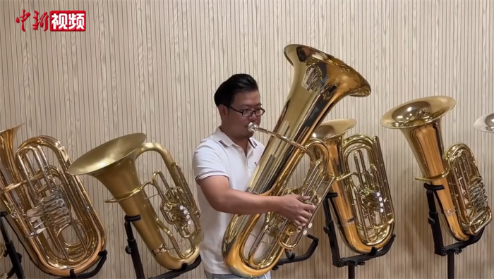 Деревня в городе Тяньцзинь производит больше половины саксофонов мира