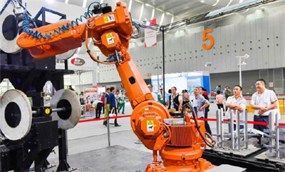 КНР стала мировым лидером на рынке промышленных роботов
