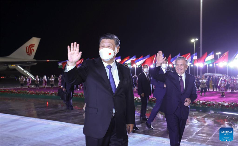 Си Цзиньпин прибыл в Самарканд с государственным визитом в Узбекистан и для участия в 22-ом заседании Совета глав государств-членов ШОС