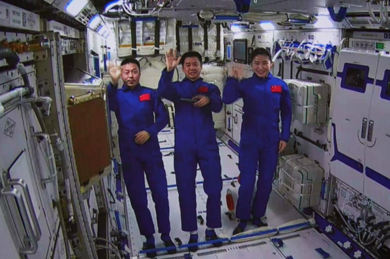 Экипаж "Шэньчжоу-14" совершит второй выход в открытый космос