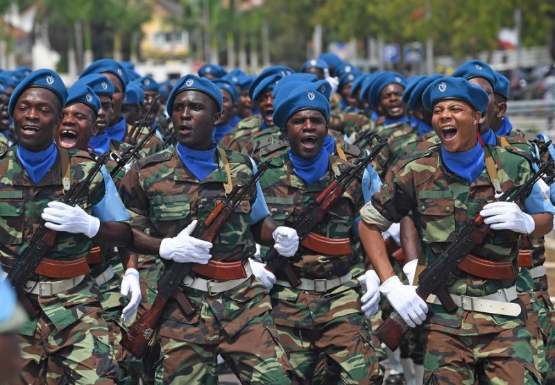 15 сентября, Луанда. Военный парад в честь инаугурации президента Анголы. /Фото: Синьхуа/