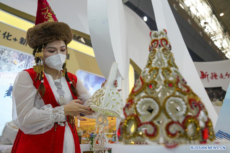 На 7-м ЭКСПО Китай-Евразия представлены сделанные в Синьцзяне экспонаты