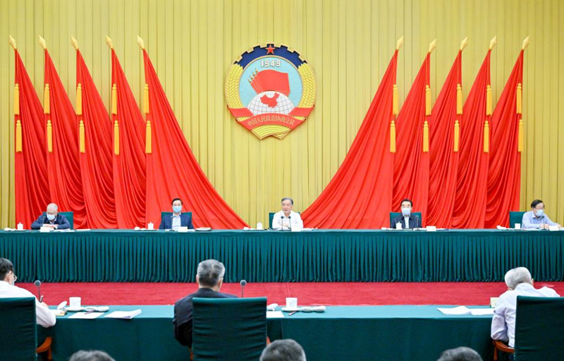 Ван Ян провел заседание председателя и заместителей председателя ВК НПКСК 13-го созыва. /Фото: Синьхуа/