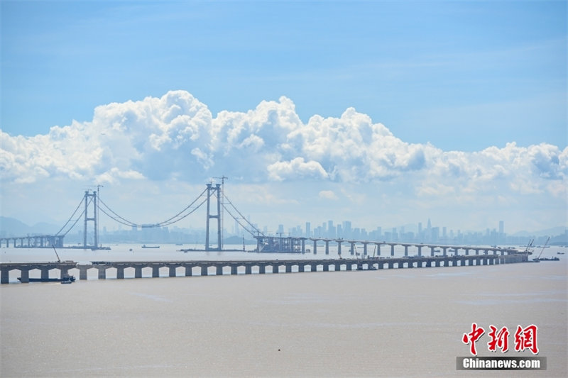 На фото: 28 июня 2022 г. Строящийся мост Шэньчжун.