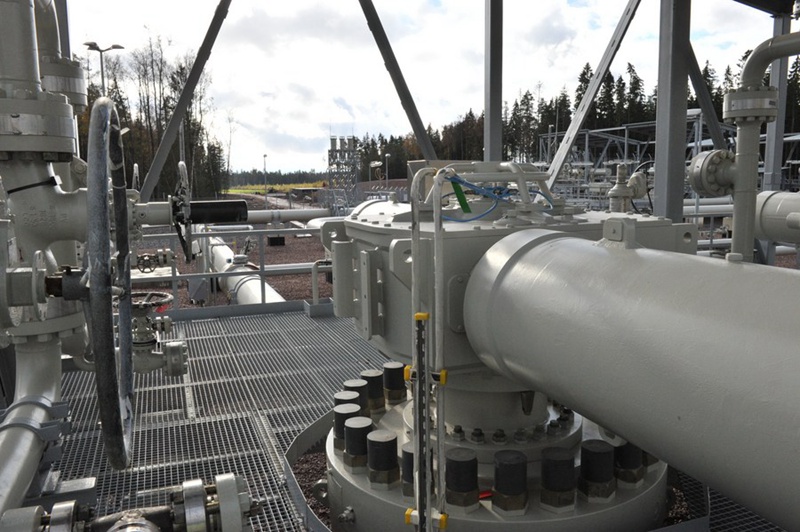 8 октября 2012 года, Россия. Оборудование перед церемонией открытия газопровода "Северный поток-2" примерно в 60 км от города Выборг на северо-западе России. /Фото: Синьхуа/