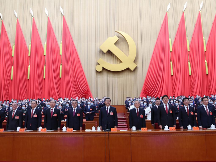 Си Цзиньпин выразил уверенность в совершении КПК новых и более великих чудес в новом походе в новую эпоху 