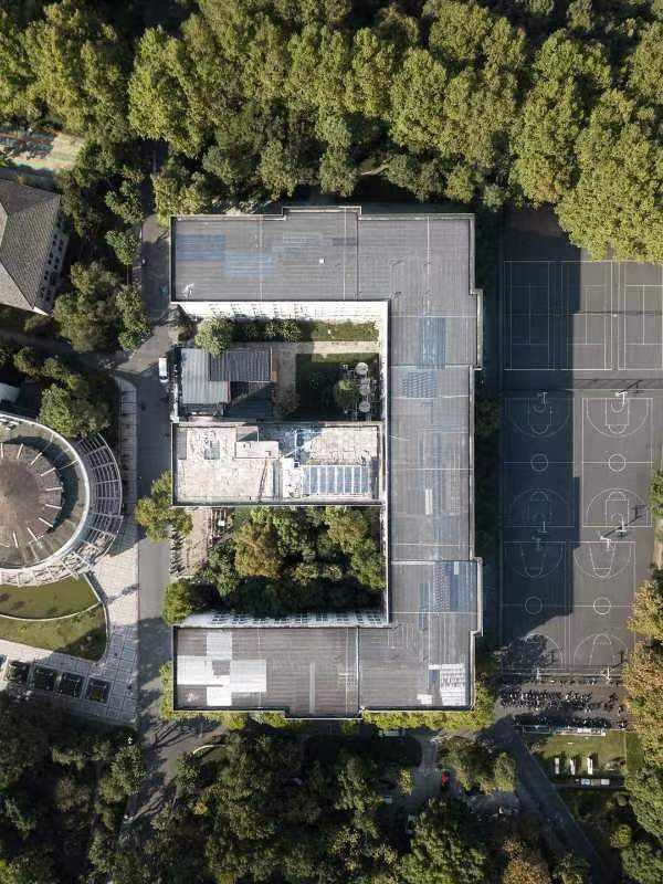 Молодой человек сделал аэроснимки зданий в форме цифр в Ханчжоу