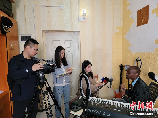 Иностранные студенты в Китае создали музыкальную группу "Один пояс, один путь"
