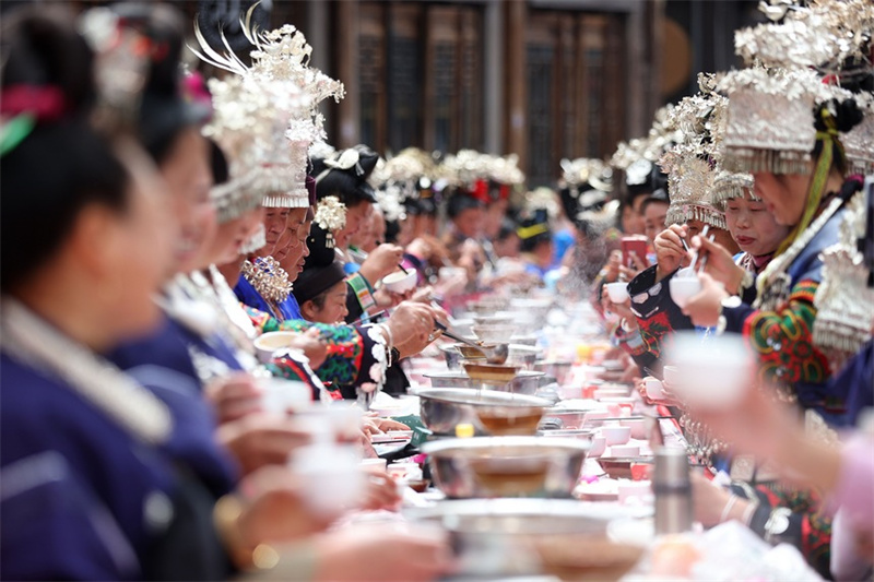 Народность Мяо отметила традиционный праздник