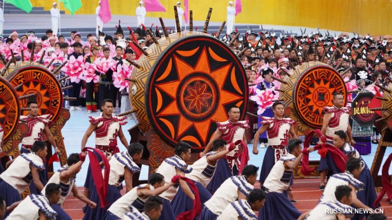 В Сичане состоялись торжественные мероприятия, посвященные 70-й годовщине создания Ляншань-Ийского автономного округа
