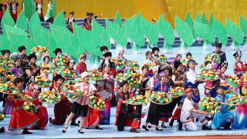 В Сичане состоялись торжественные мероприятия, посвященные 70-й годовщине создания Ляншань-Ийского автономного округа