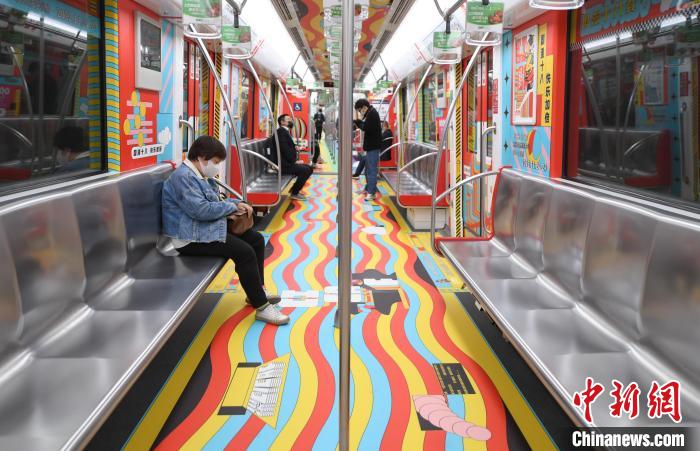 В городе Ханчжоу запущен специальный поезд метро на тему анимации