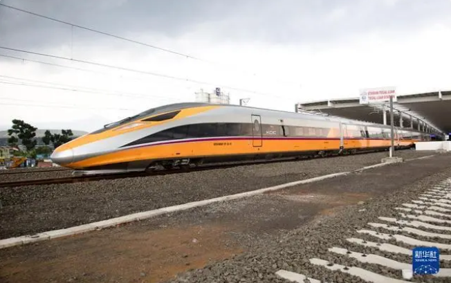 В Индонезии успешно прошла пробная эксплуатация высокоскоростной железной дороги Джакарта-Бандунг