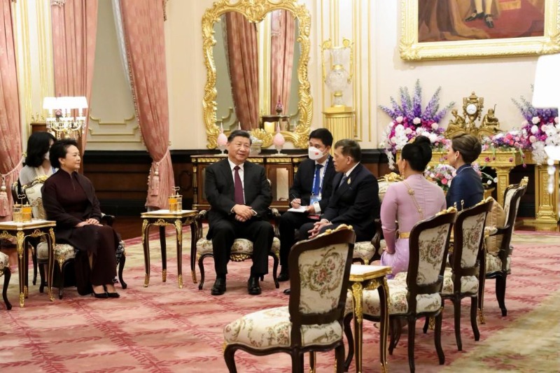 Си Цзиньпин и Пэн Лиюань встретились с королем Таиланда Маха Вачиралонгкорном и королевой Сутхидой