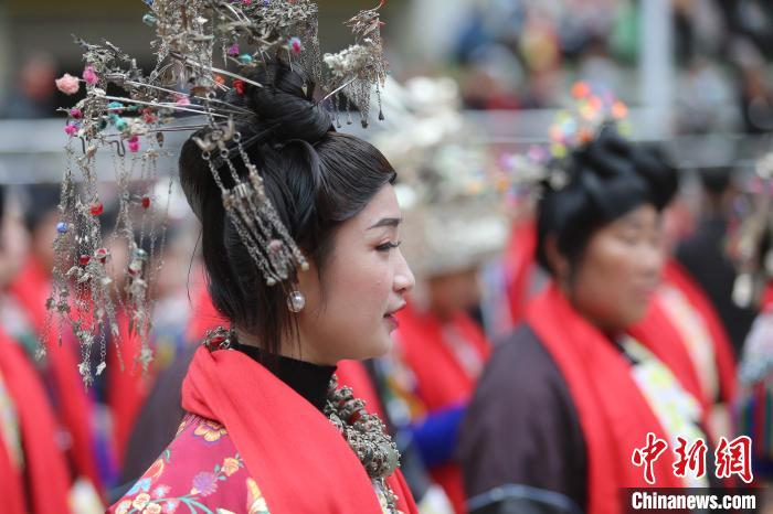 Народность Дун провинции Гуйчжоу отпраздновала Новый год