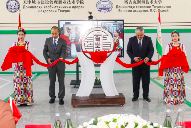 В Таджикистане открылась мастерская имени Лу Баня
