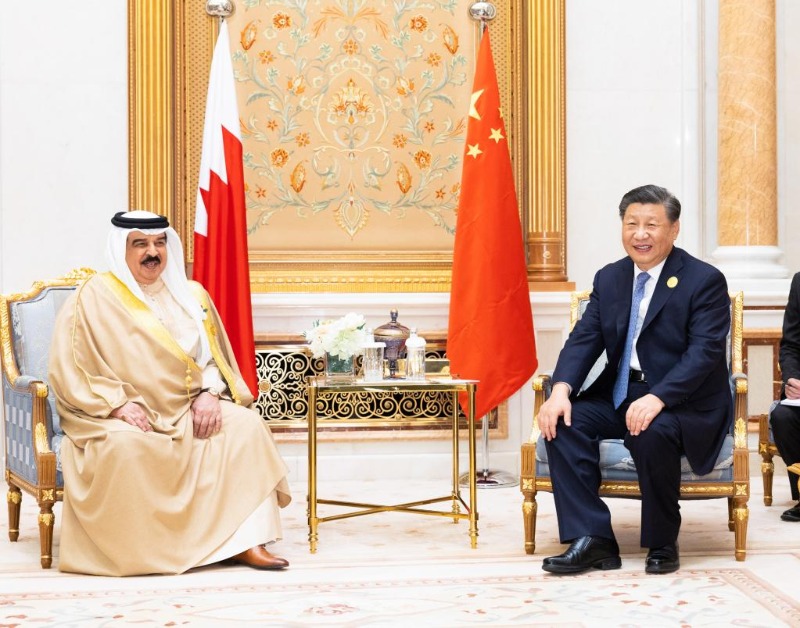 Си Цзиньпин провел встречу с королем Бахрейна