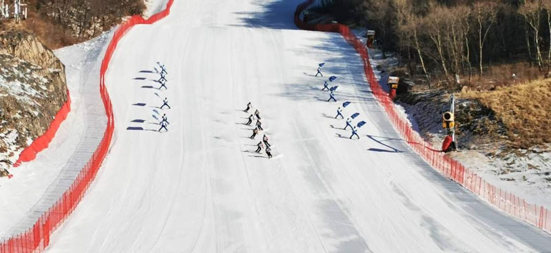 Лыжные трассы Национального горнолыжного центра Пекина открылись для посетителей