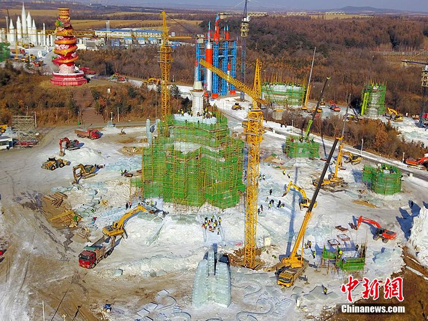 Живописный район льда и снега Синьтяньди в городе Чанчунь ждет туристов со всего мира
