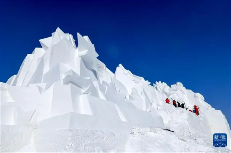 В Северо-Восточном Китае открылась выставка снежных скульптур