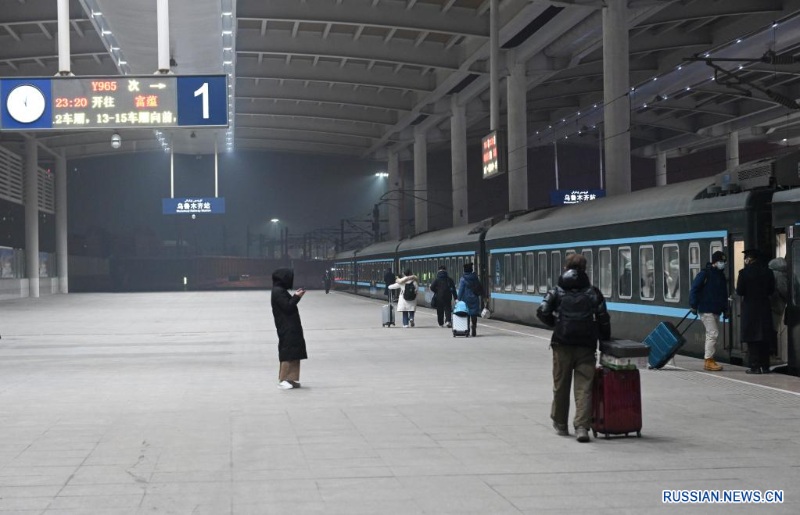 В Синьцзяне начал курсировать туристический поезд "Алтай - китайская столица снега"