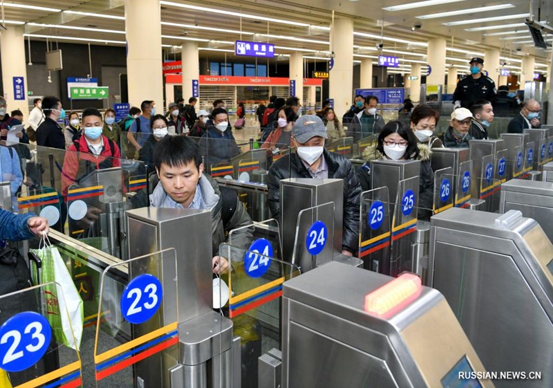 Возобновилось нормальное передвижение людей через КПП между Шэньчжэнем и Сянганом