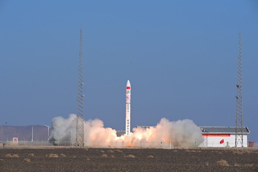9 января 2023 года, Китай запускает пять спутников при помощи РН "Гушэньсин-1 игрек-5" /"Церера-1 Y5"/. Ракета стартует в 13:04 по пекинскому времени с космодрома Цзюцюань на северо-западе Китая. /Фото: Синьхуа/