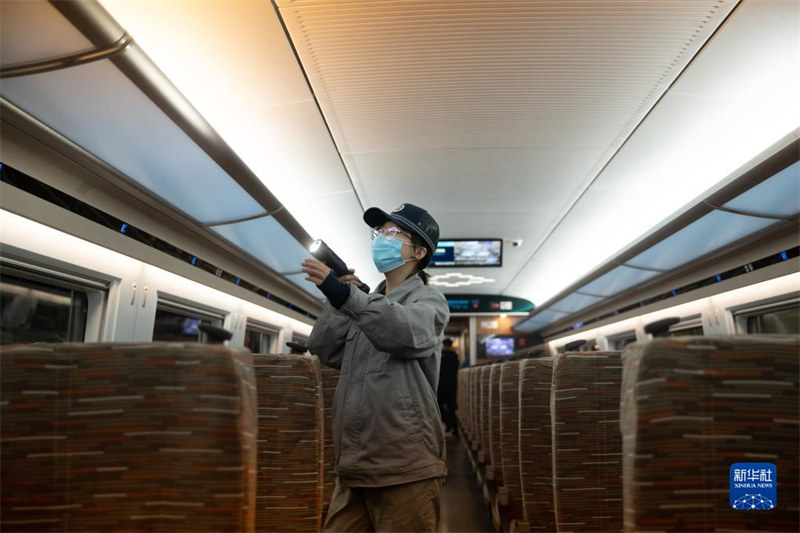 В Северо-Восточном Китае представили морозоустойчивый интеллектуальный высокоскоростной поезд